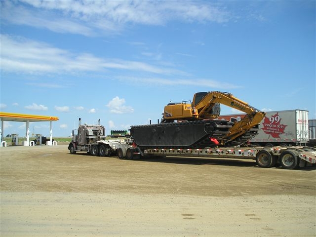 SUNTON PU200 Pontoon Undercarriage of SAMSUNG200 Excavator Delivered to Canada Market