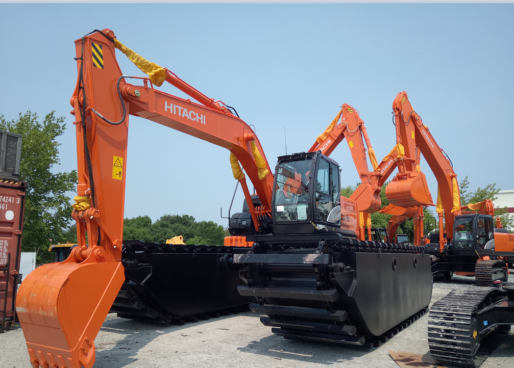 The 1st kit of Hitachi ZX160 Swamp Excavator Undercarriage was Supplied to Russia Makart. 