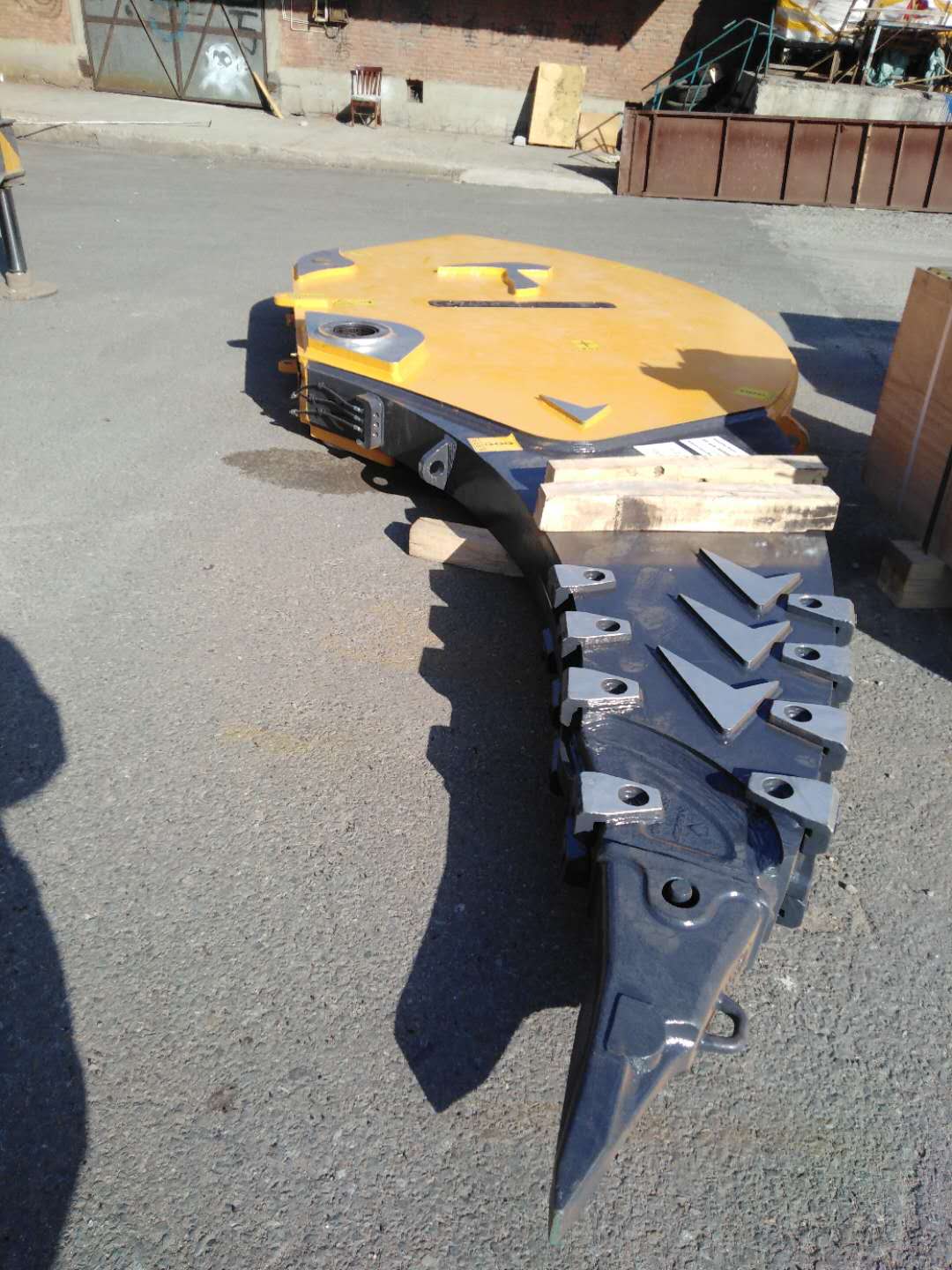 Hyundai R850 Excavator Rock Ripper Boom and Arm Kit was supplied to Russia. 