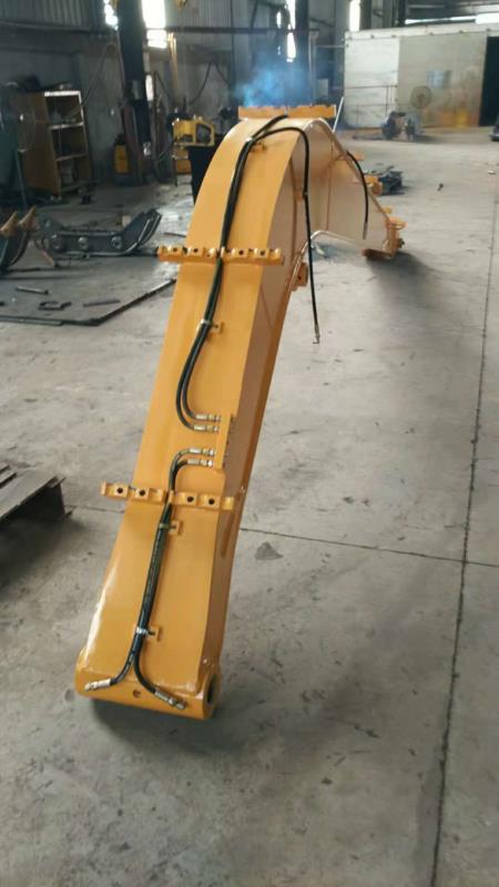 Excavator Long Reach Boom, Track Chains and Idler Sprockets were supplied to Ukraine. 