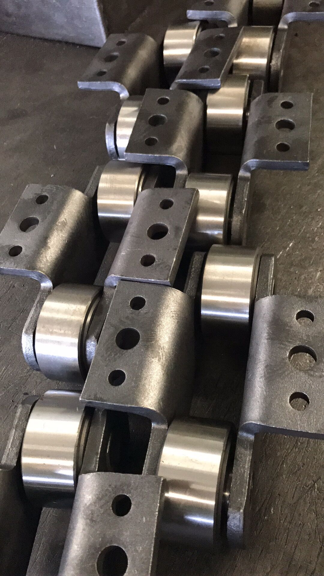 One Batch of Marsh Buggy Excavator Track Chains were Supplied to Canadian Market