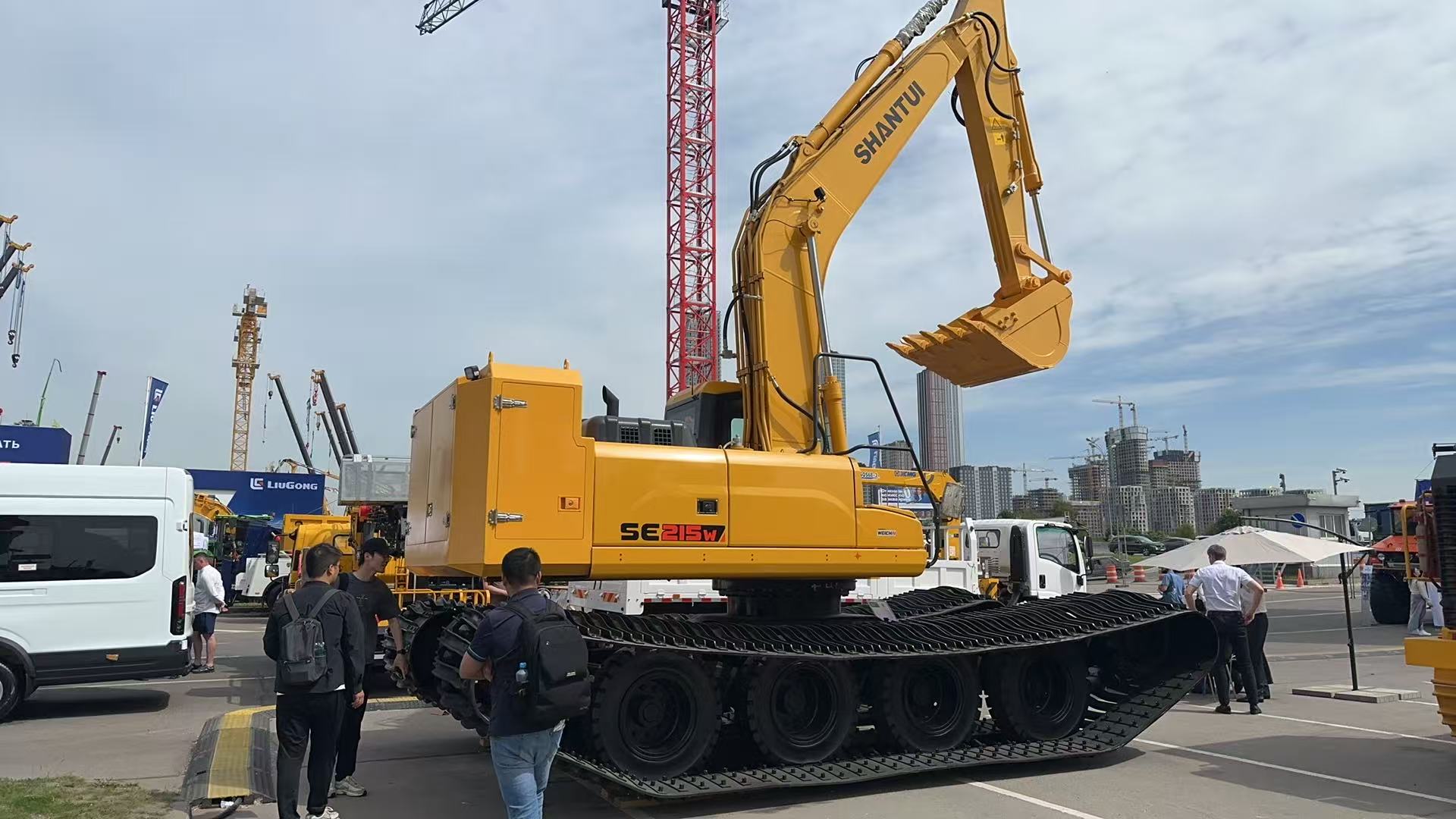 SUNTON Excavator Low Ground Pressure Undercarriages are Exhibited on CTT Moscow, 2025。 